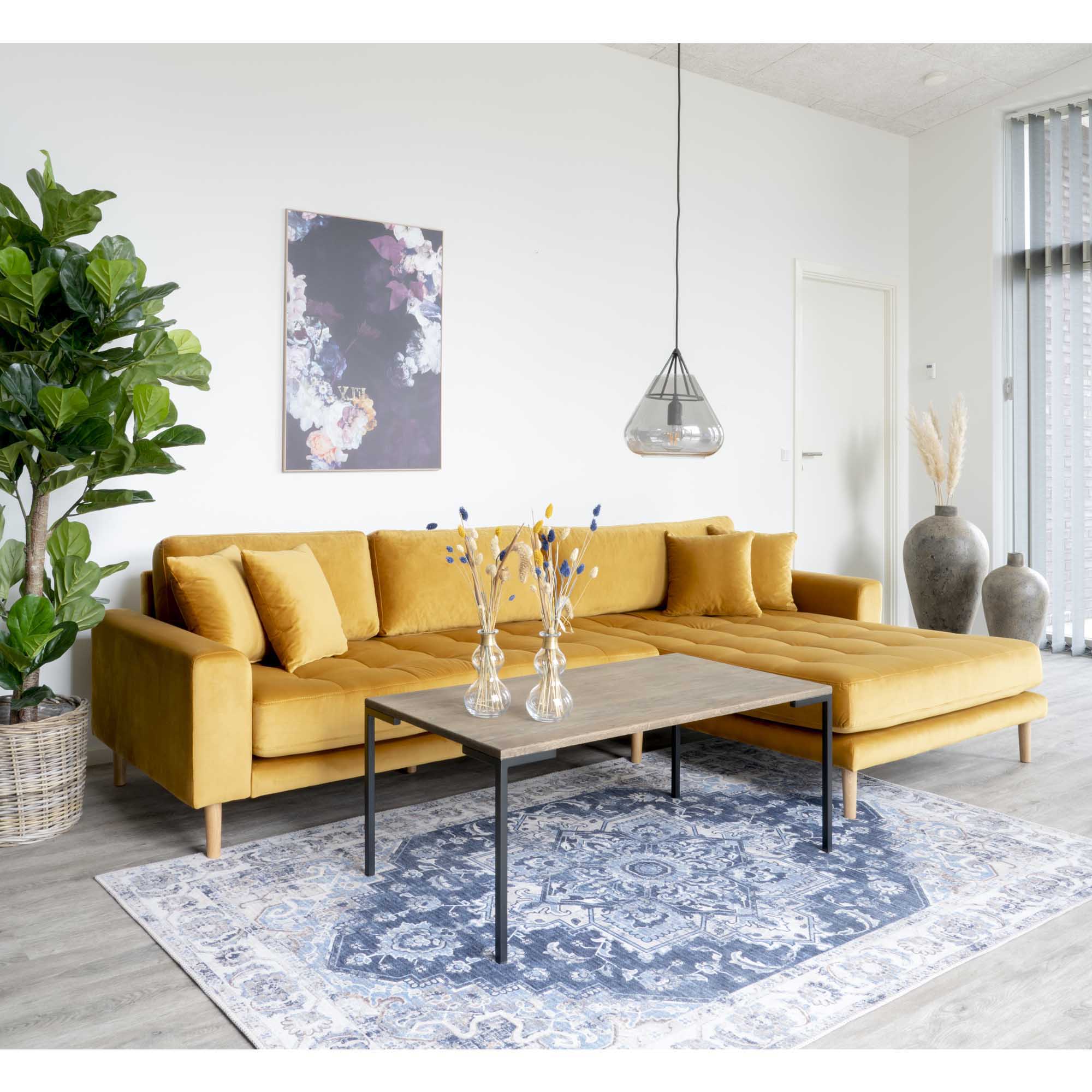Lido Loungesofa, højrevendt i sennepsgul velour med fire puder og natur træben, HN1004 - Billede 5