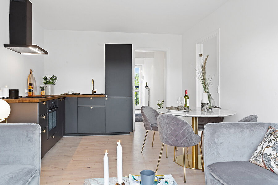 Bolzano Spisebord, marmor look bordplade, messing look base, ø110x75cm - Billede 8
