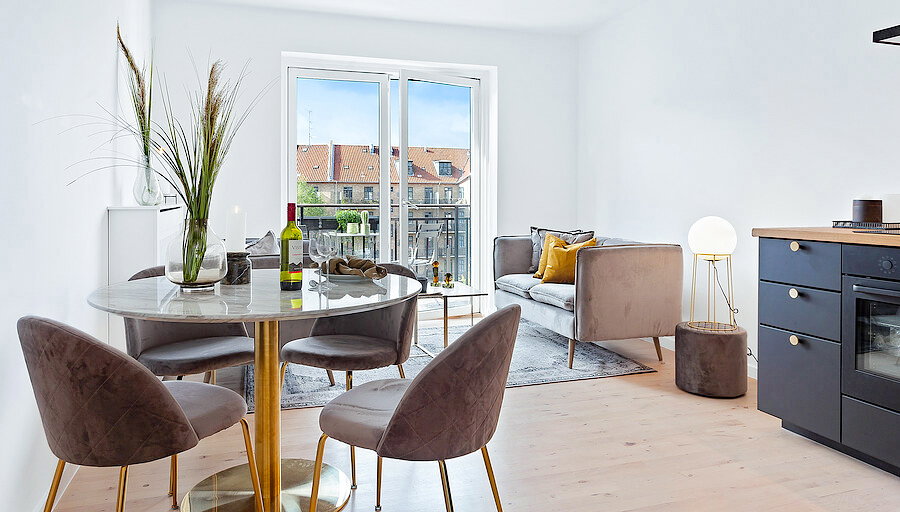 Bolzano Spisebord, marmor look bordplade, messing look base, ø110x75cm - Billede 9