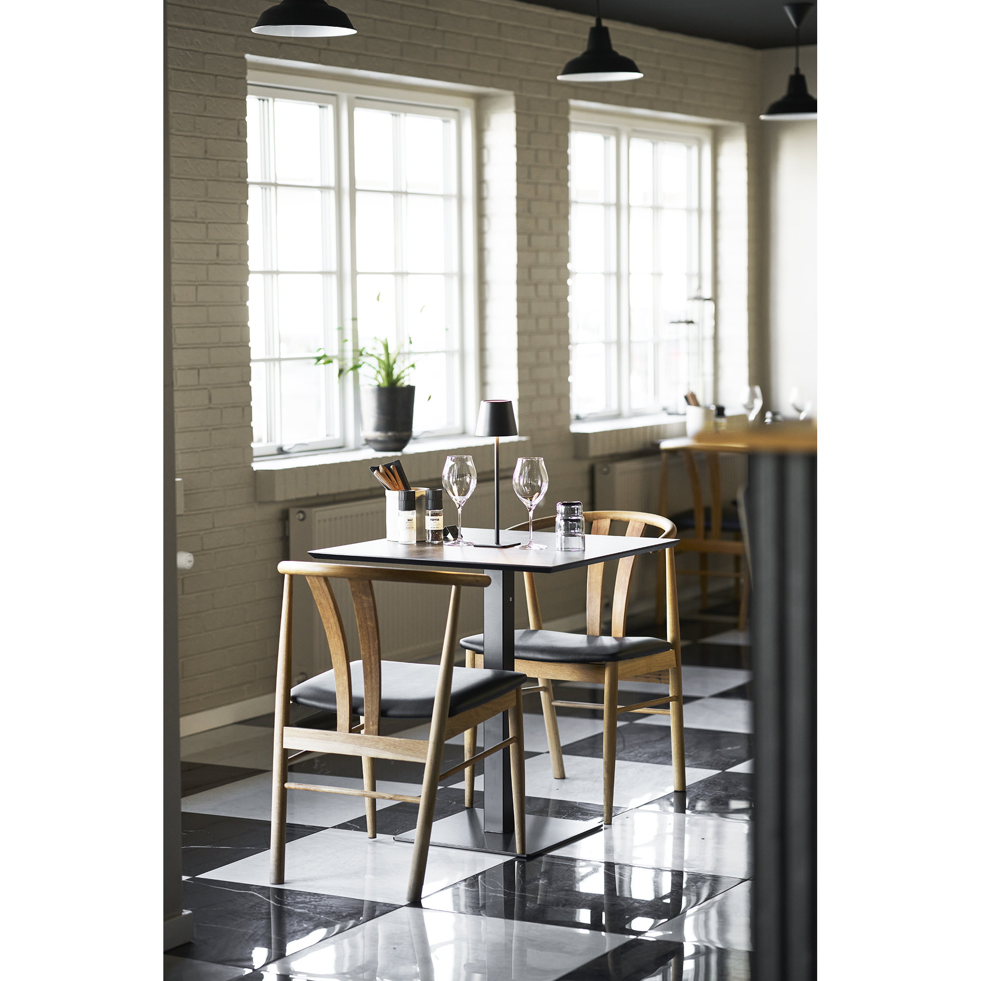 Fano Cafebord, melamin, mørk stenlook, sort metal base, 70x70x75 cm - Billede 6