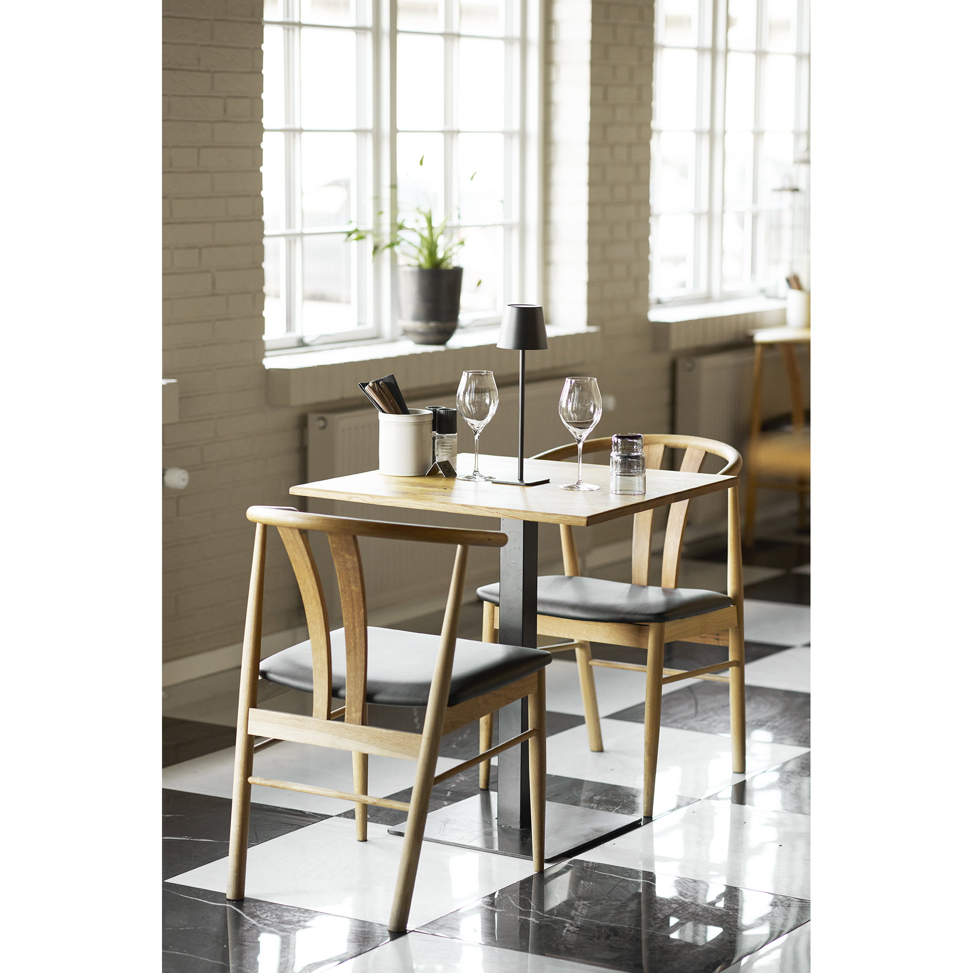 Lignano Cafebord, egetræ, sort metal base, 70x70x75 cm - Billede 5