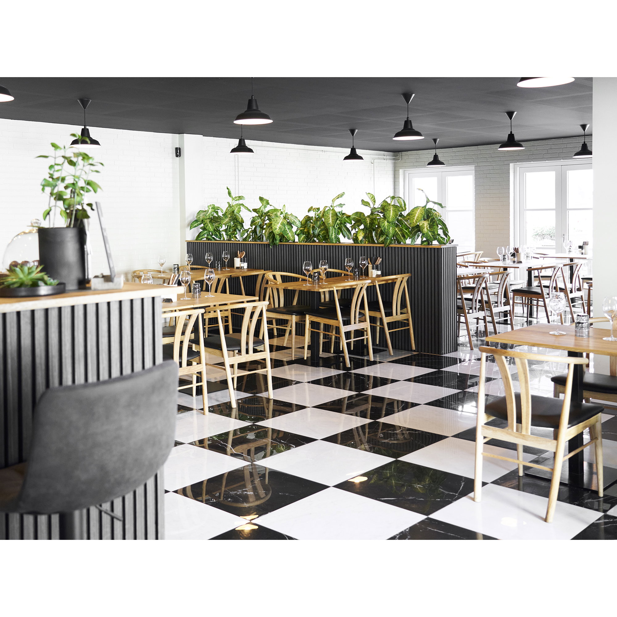 Lignano Cafebord, egetræ, sort metal base, 70x70x75 cm - Billede 7