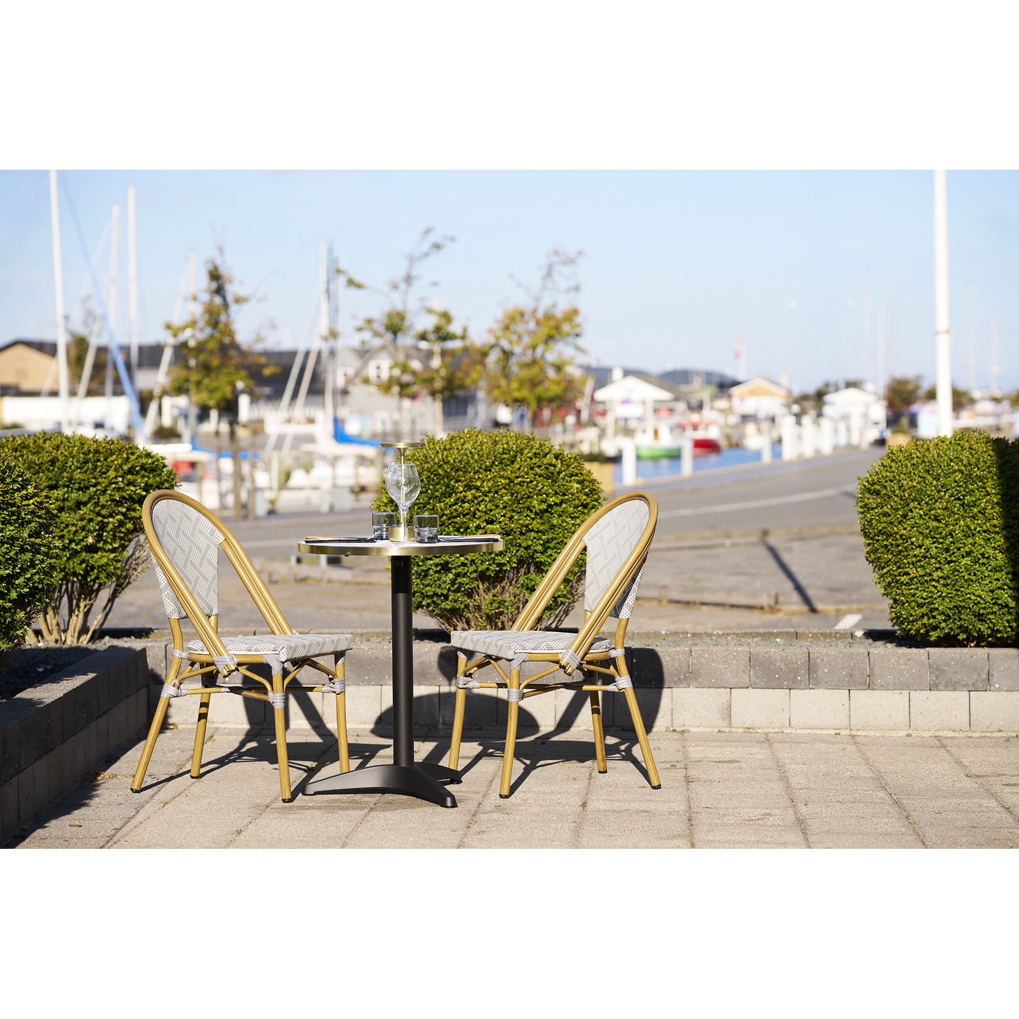 Cafébord, marmor look bordplade, hvid med guldkant, sorte ben, aluminium - Billede 7