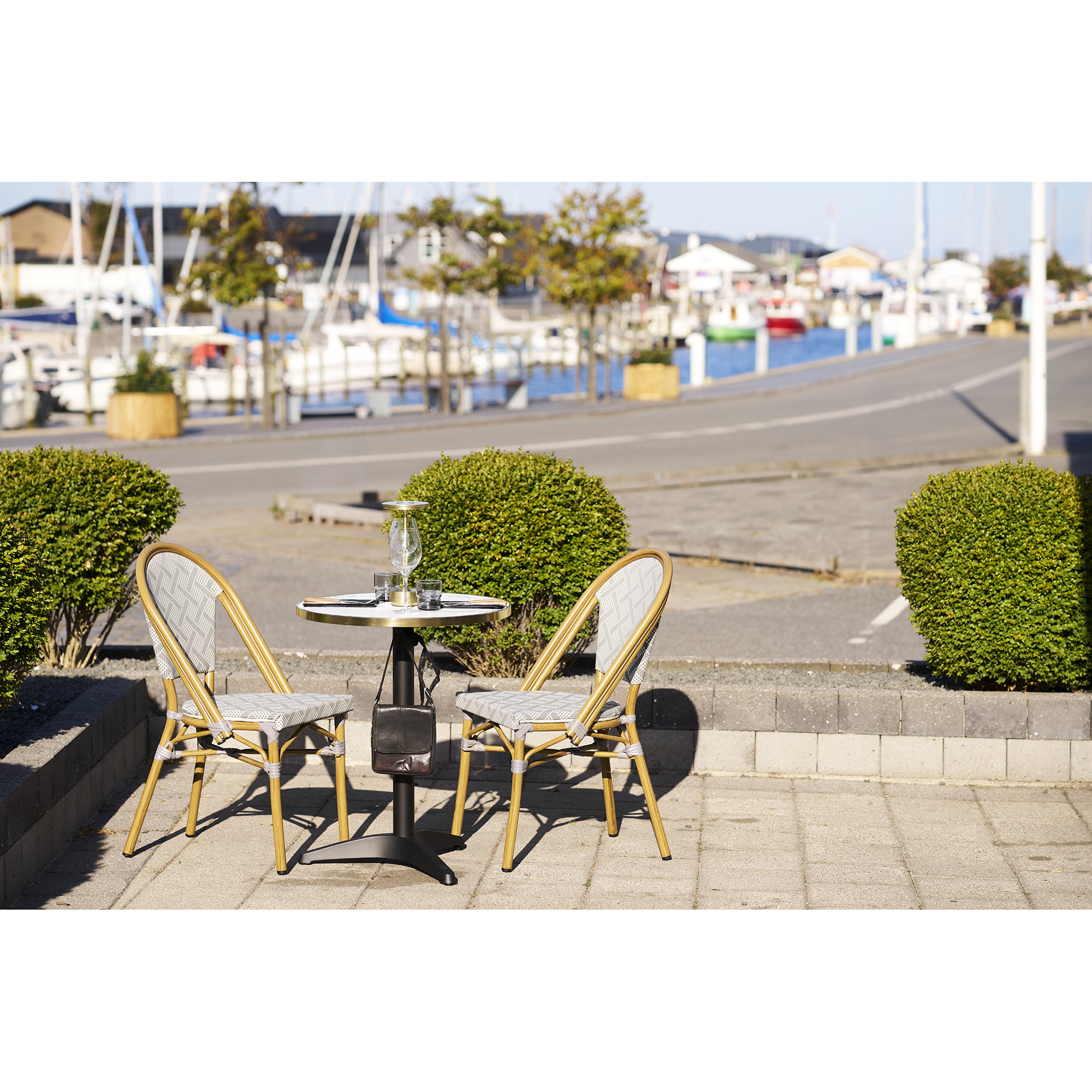 Cafébord, marmor look bordplade, hvid med guldkant, sorte ben, aluminium - Billede 8