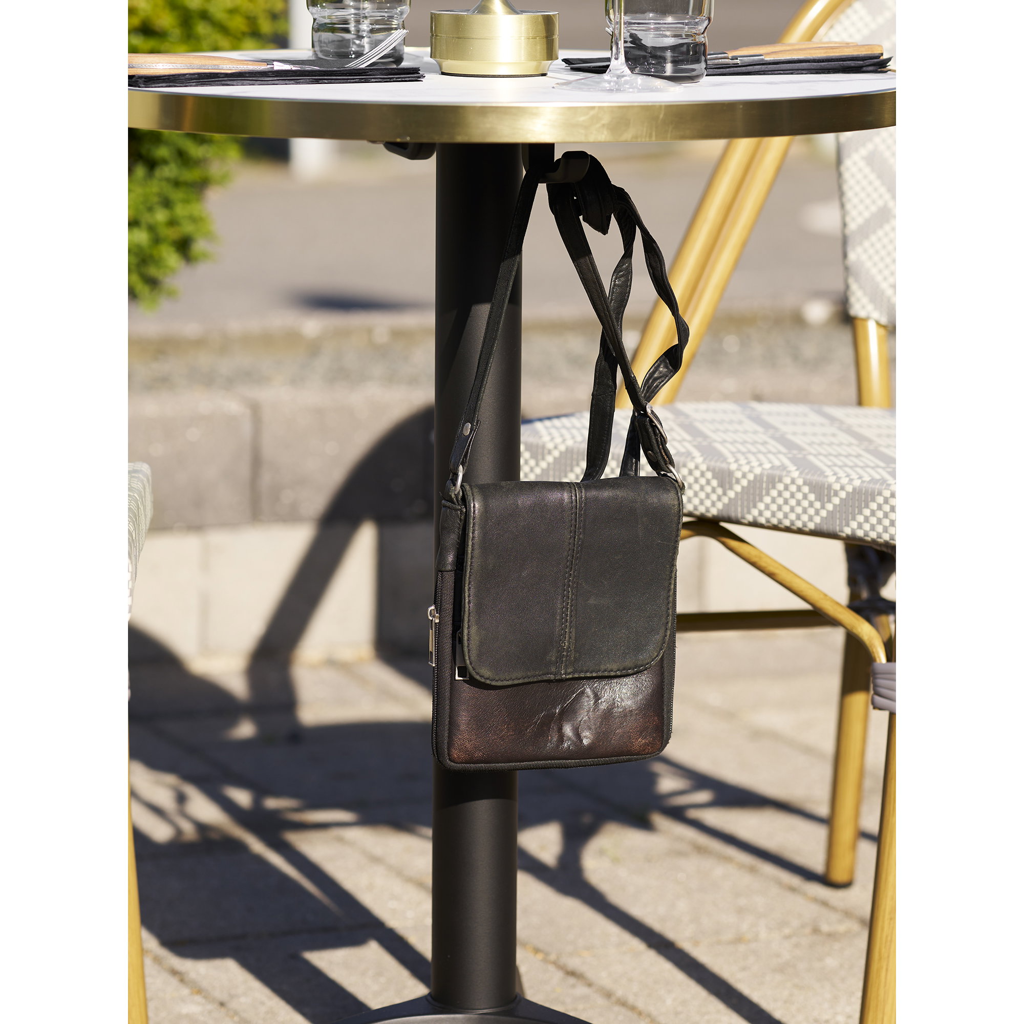 Cafébord, marmor look bordplade, hvid med guldkant, sorte ben, aluminium - Billede 9